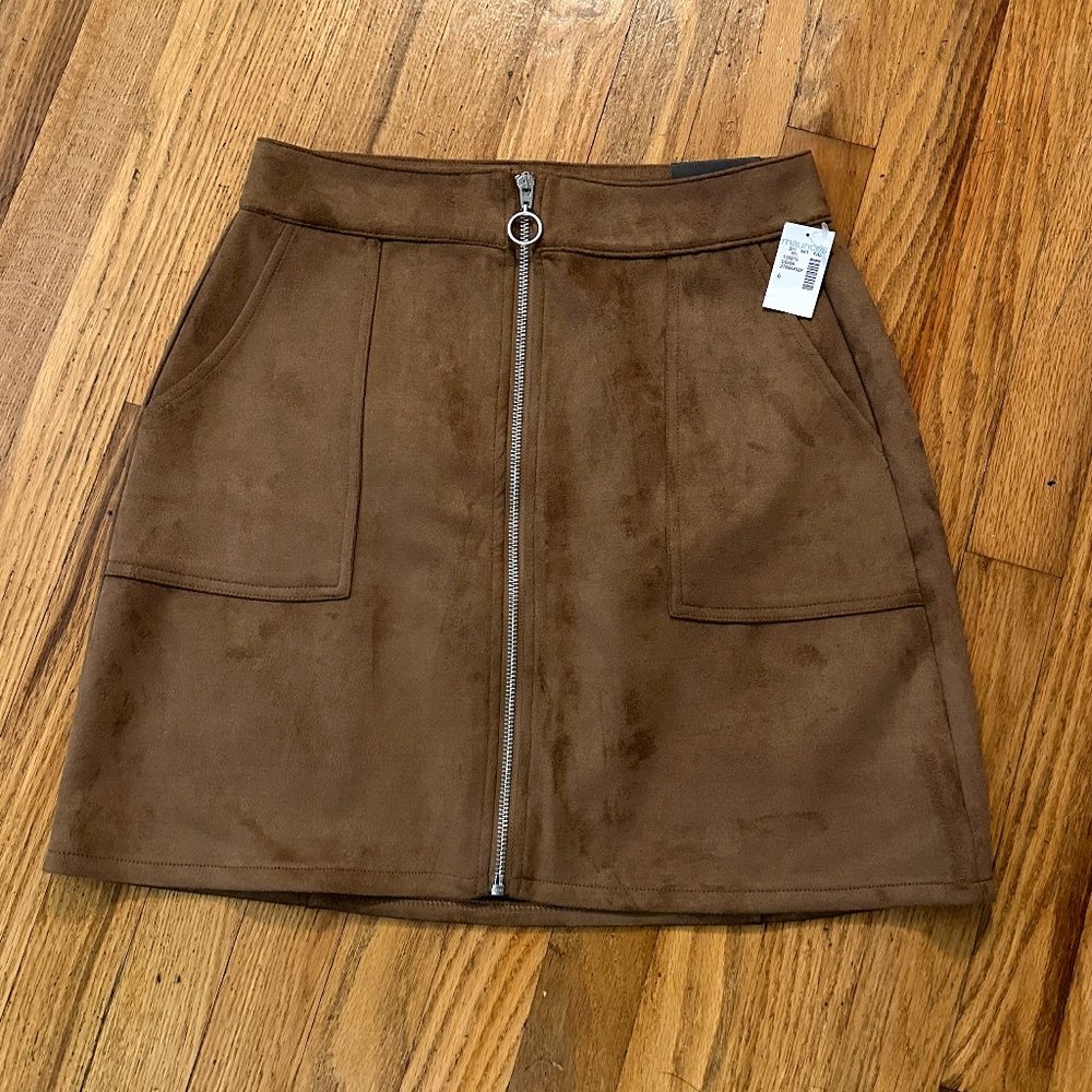 NWT Maurices Faux Suede Zipper Front Mini Skirt Sz 6